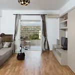 Central Luxury Flat With Terrace - Adela Accommodation - Ideal For Long Stays