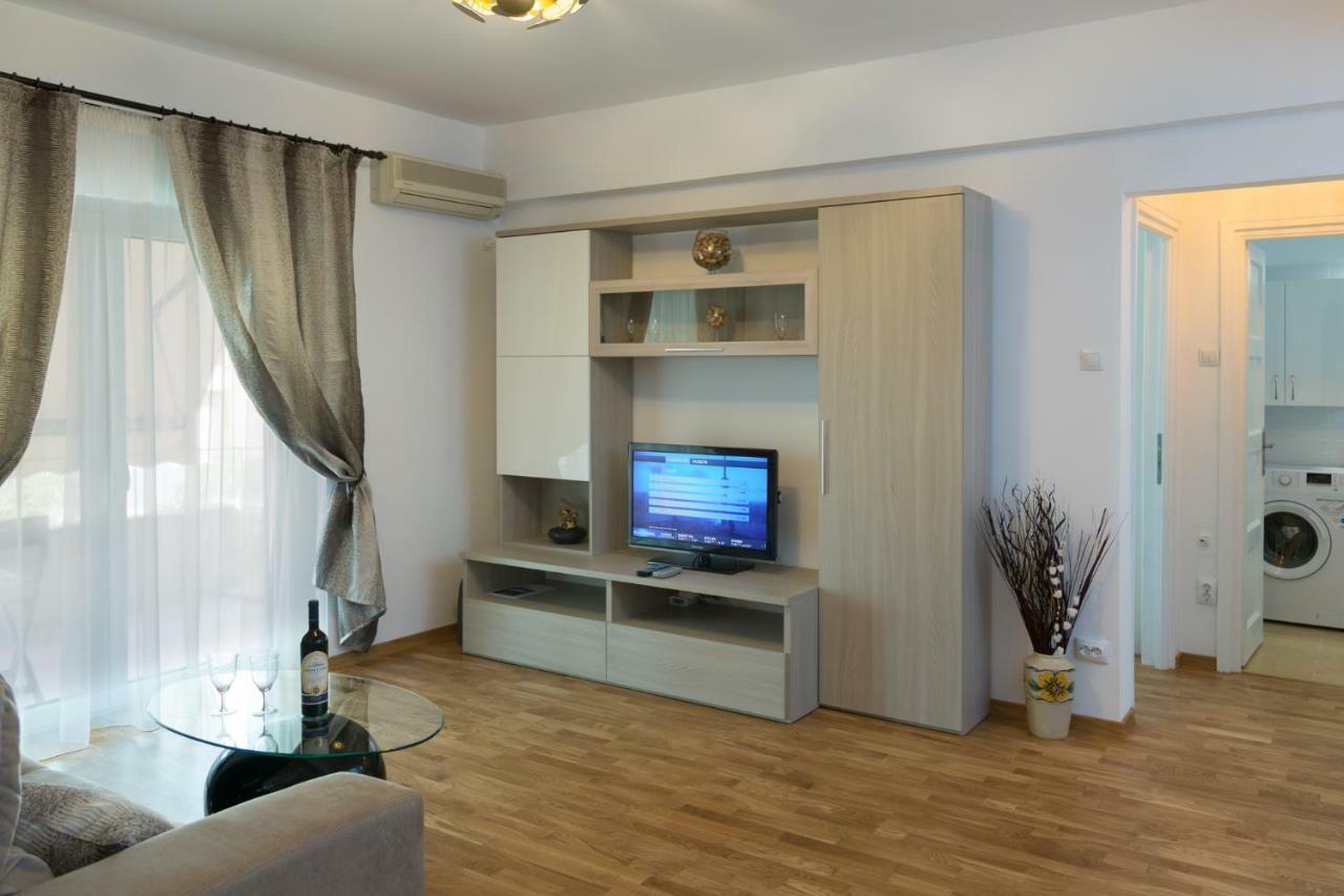 Apartment Luxury Flat With Terrace - Adela - Ideal For Long *